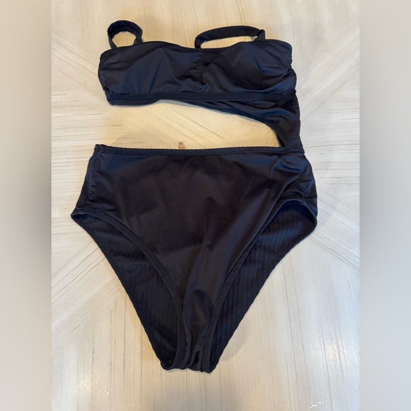 Shade & Shore Women's Ribbed Cut Out One Piece Swimsuit - Size Small - EUC! - Picture 13 of 14